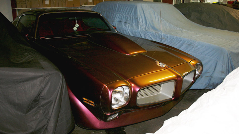 Illustration for article titled Iceland's Antique Car Club May Just Be The Best Car Club In The World